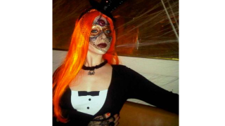 Illustration for article titled Celebrities Share Their Halloween Costumes On Twitter
